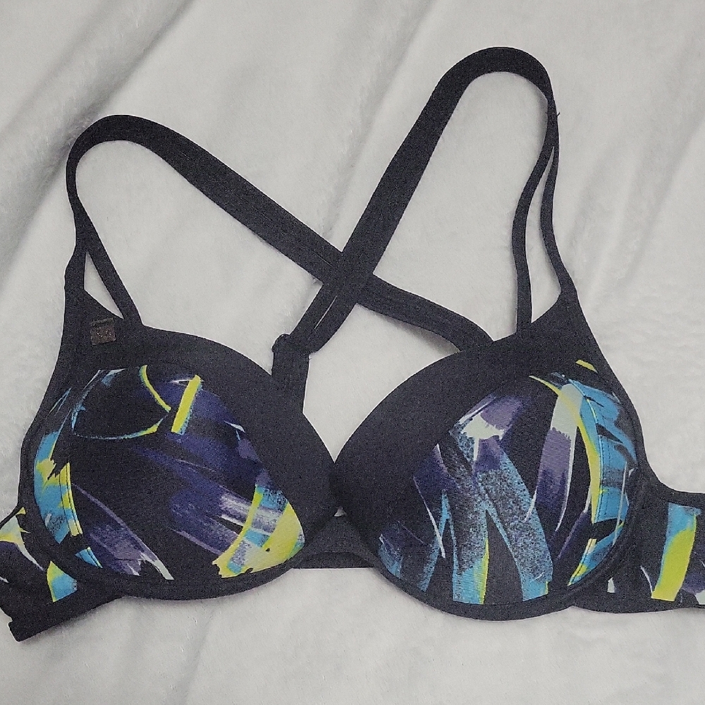 5/$20**Lolè Medium Bikini Top